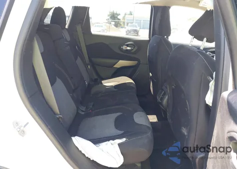 2018 Jeep Cherokee Latitude z USA, uszkodzony, nr VIN 1C4PJMCX3JD575375